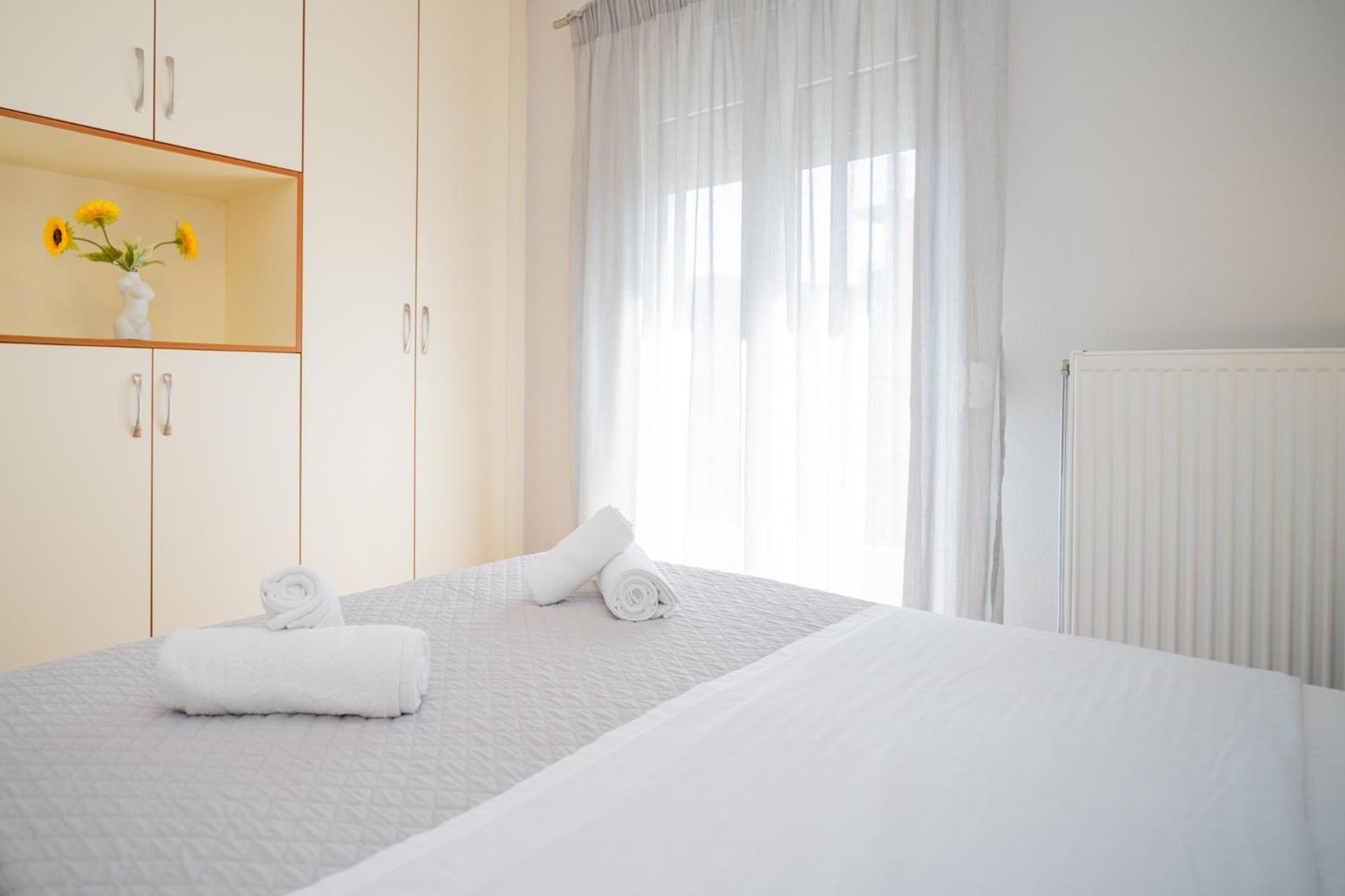 I & G Family Apartment كالامباكا المظهر الخارجي الصورة
