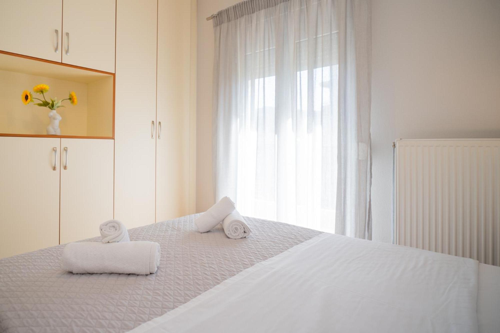 I & G Family Apartment كالامباكا المظهر الخارجي الصورة