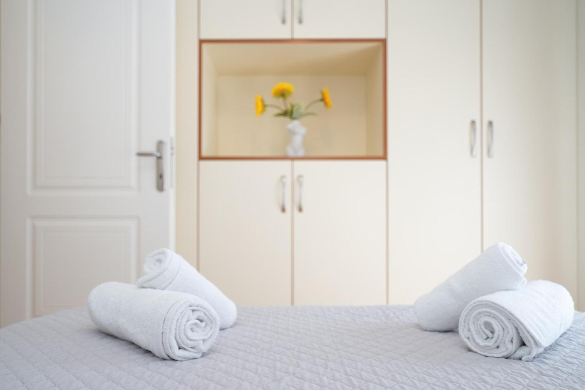 I & G Family Apartment كالامباكا المظهر الخارجي الصورة